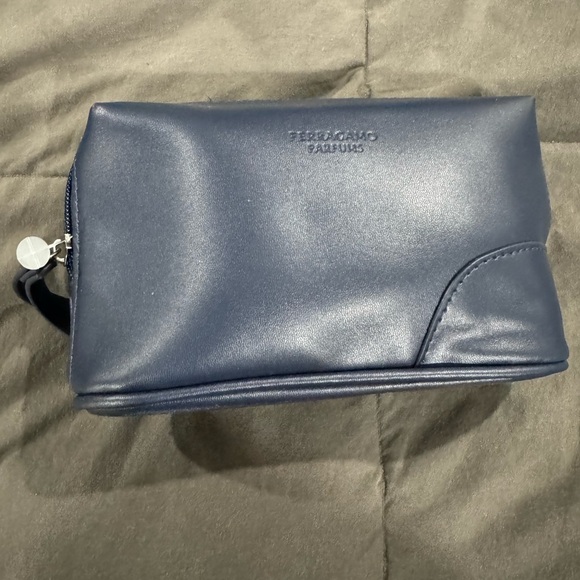 Salvatore Ferragamo x Turkish Airlines Toiletry Travel Kit / Bag - Picture 2 of 2